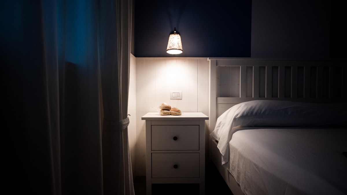 Blackout Curtains vs Sleep Masks for Day Sleep